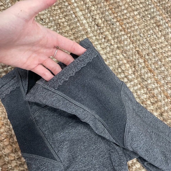 Lululemon cropped leggings size 2 - Picture 5 of 6